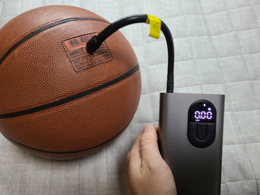 Baseus Inflator Pump: Teste de inflação de bola de basquete